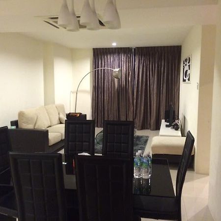 Kl Service Suite At Taragon Kuala Lumpur Esterno foto